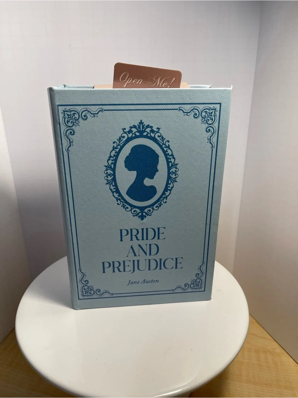 Pride and Prejudice Jewelry Box Book - NWT **